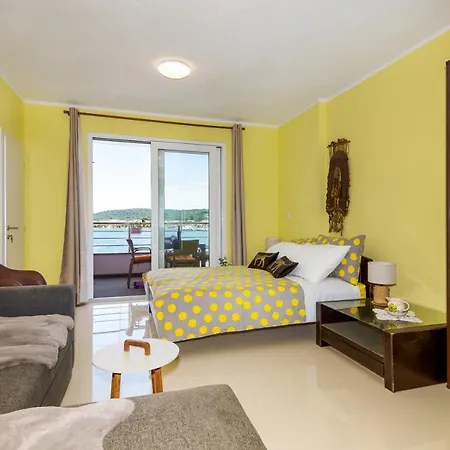 Kairos Apartment *